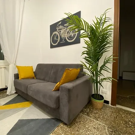 B.l Apartament Apartment Genoa